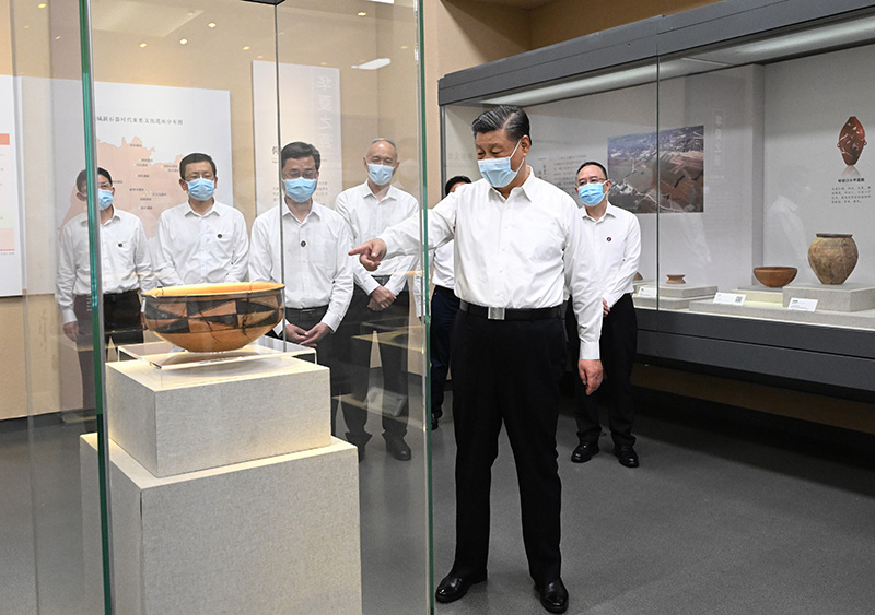 5月16日下午，中共中央總書記、國家主席、中央軍委主席習近平在前往陜西西安主持中國－中亞峰會途中，在山西運城博物館考察。
